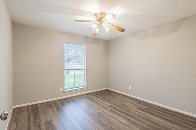 Building Photo - 9462 Fuqua St