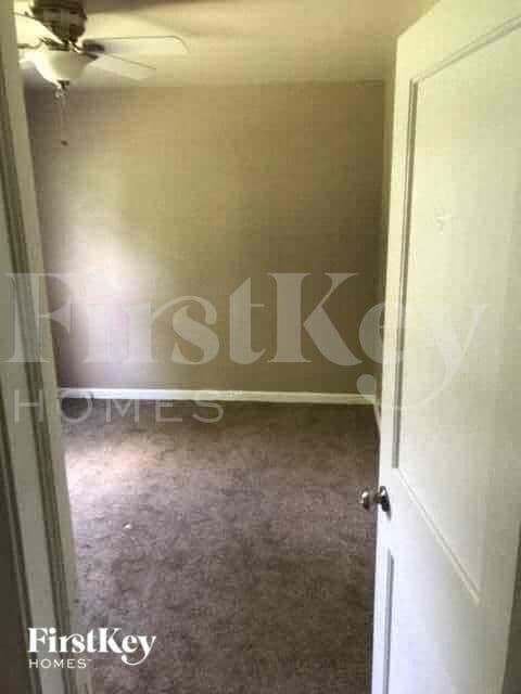 Building Photo - 9058 E 66 Terrace