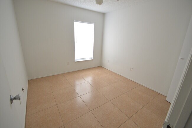 Building Photo - 2 Bedroom 2 Bath in Winter Park AVAILABLE AUGUST 17th!