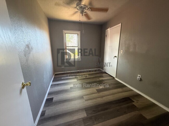 Building Photo - 1017 N Jefferson St