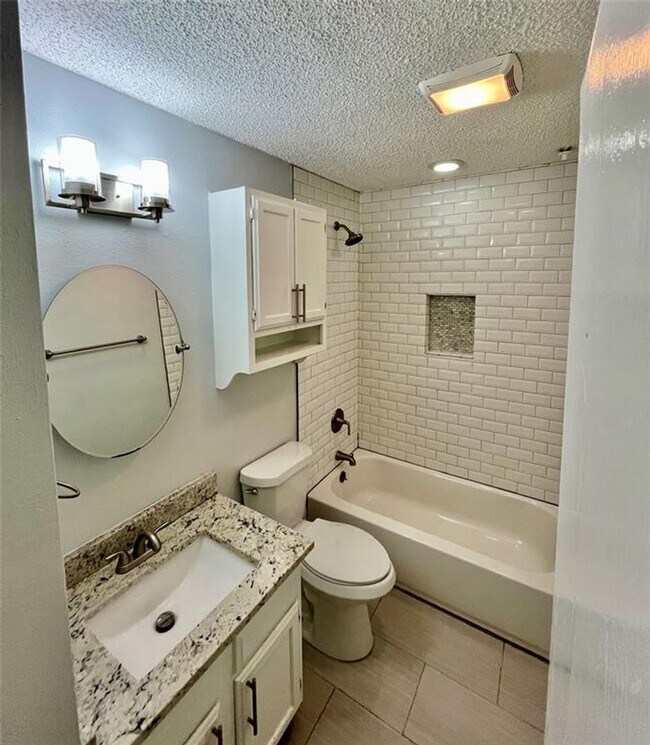 Building Photo - 122 Hillside Dr
