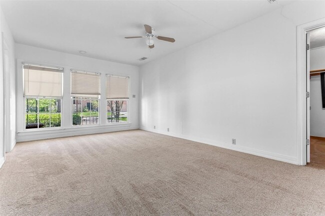 Building Photo - Charming 2-Bedroom, 1/5-Bath Home in Little Forest Hills