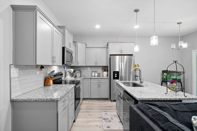 Building Photo - 418 Oak St