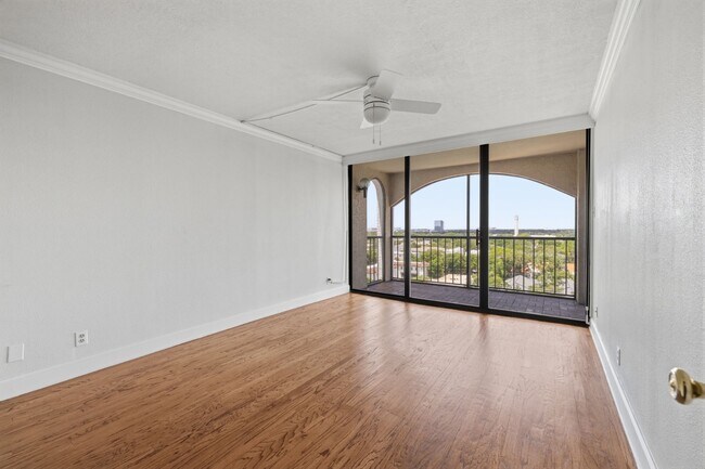 Building Photo - 3211 W Swann Ave
