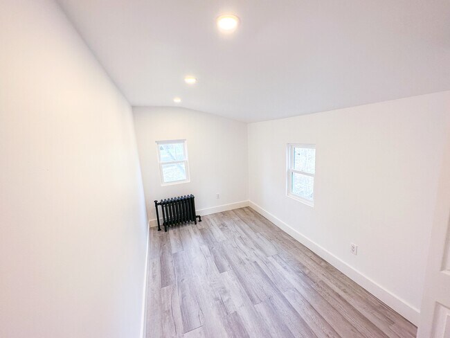 Building Photo - 23 Hewson Ave