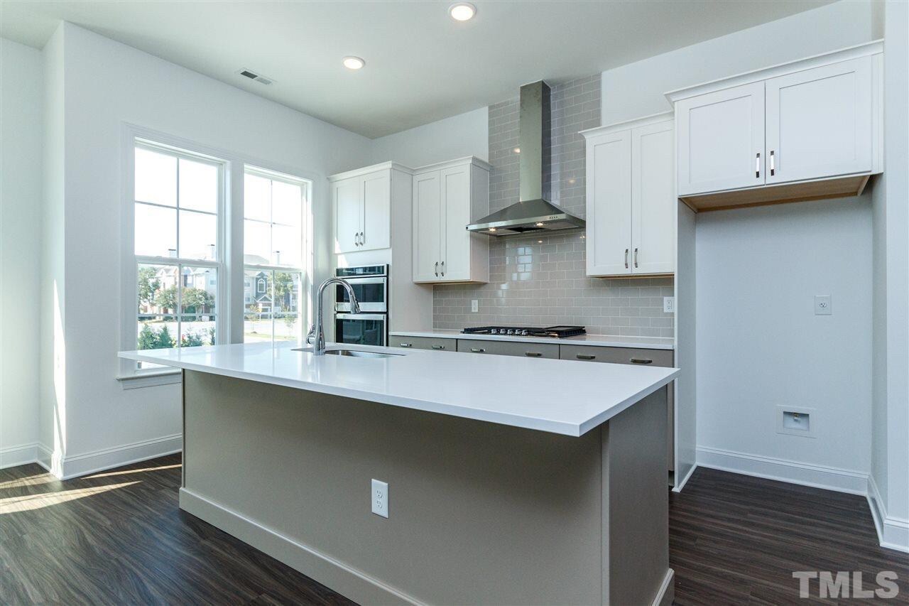 Building Photo - Room in Townhome on Mazarin Ln