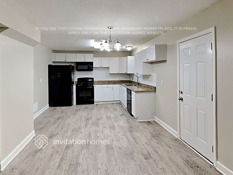 Building Photo - 911 Highland Terrace NE