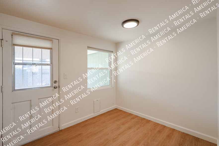 Building Photo - 601 N 73rd Pl