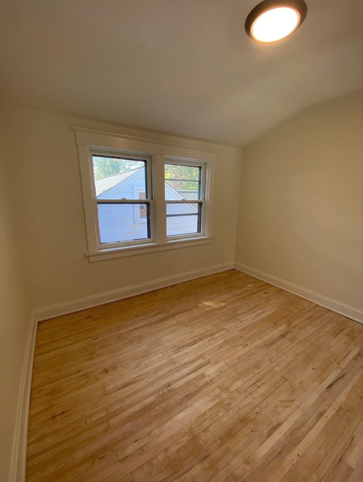 Building Photo - 3728 W 4th St