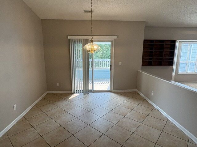 Building Photo - 120 Breezewood Dr