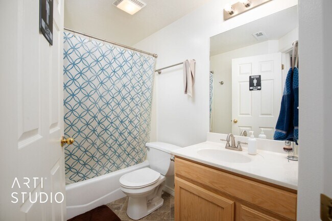 Building Photo - 331 Belmont Pl
