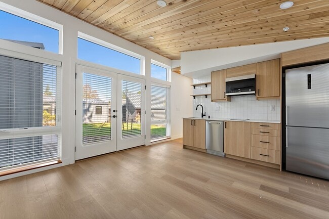 Building Photo - Morris Street Commons Modualr Living! 2/1 55+ Community Living!