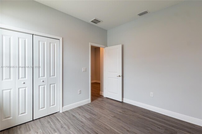 Building Photo - 8450 Dinnano St