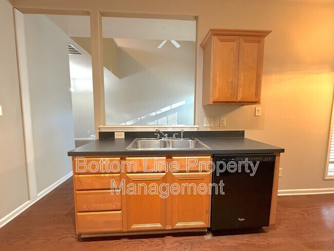 Building Photo - 114 Ross Moore Ave