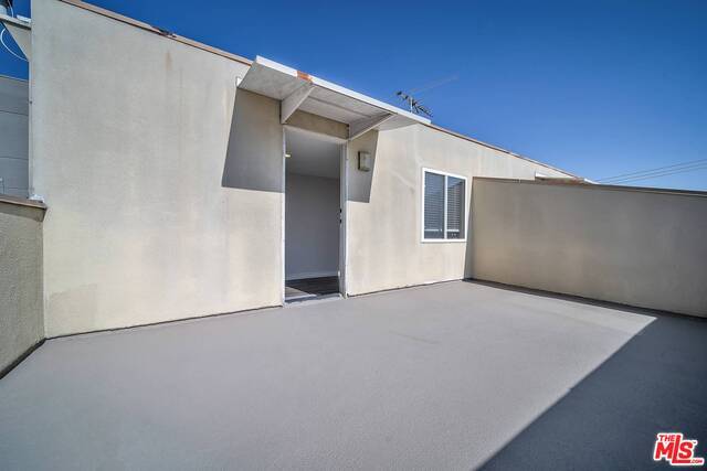 Building Photo - 4940 Laurel Canyon Blvd