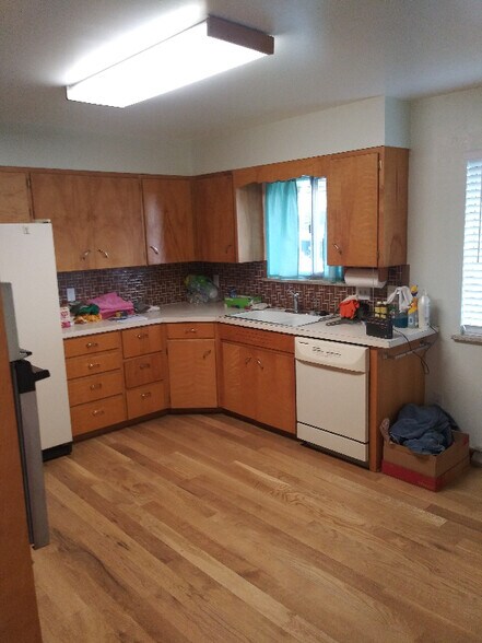 Building Photo - 800 N 10th St