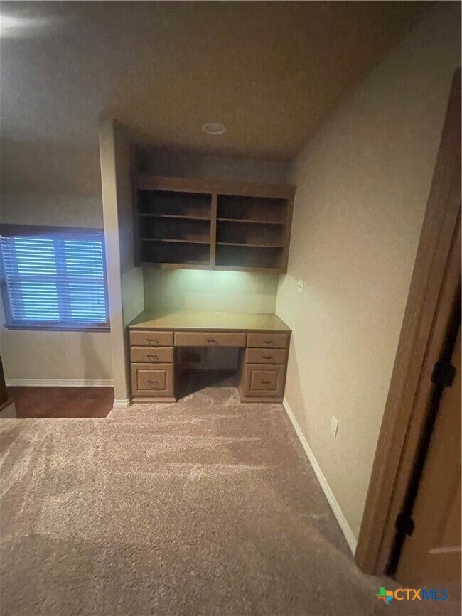 Building Photo - 34 Cotswold Ln