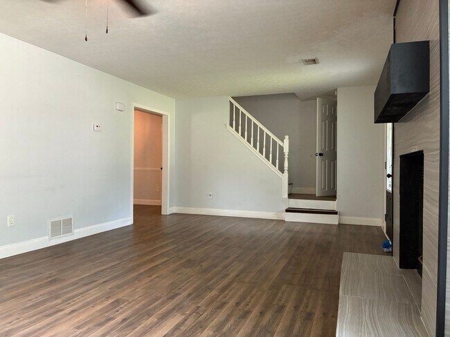 Building Photo - 964 Timberwood Dr