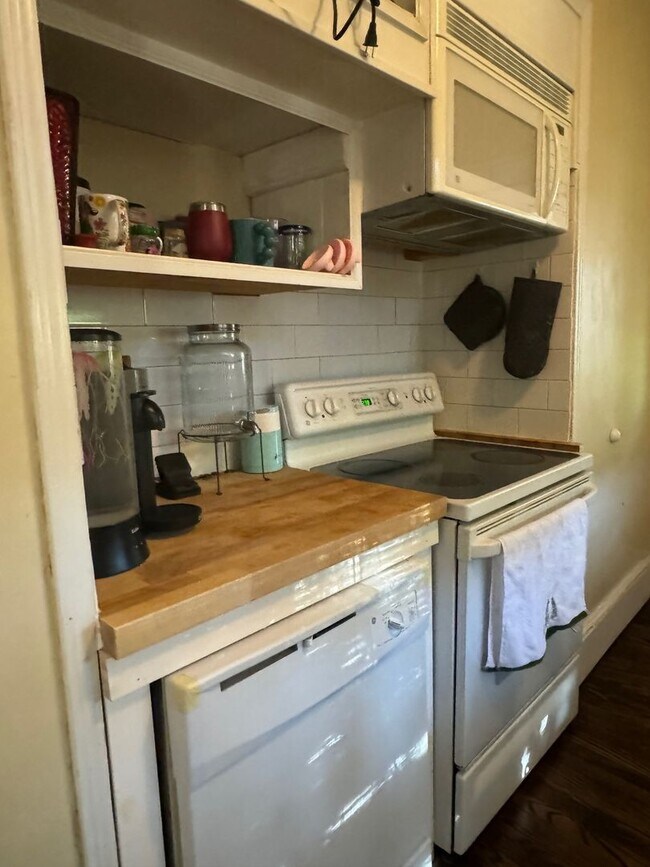 Building Photo - 4bed/2 bath close to USC, Five Points