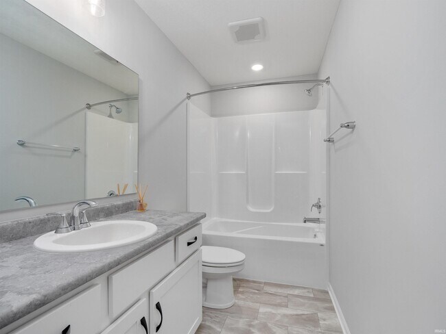 Building Photo - 14732 Verona Lks Psge