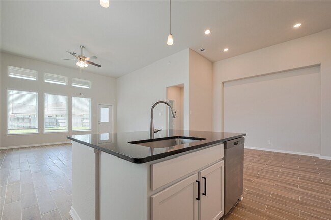 Building Photo - 2405 Seamist Cv Ln