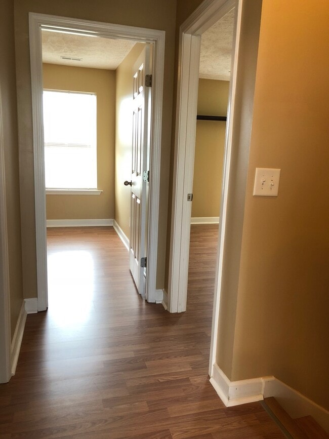 Building Photo - Wonderful 3 Bedroom 2 1/2 Bath Townhouse Now Available!