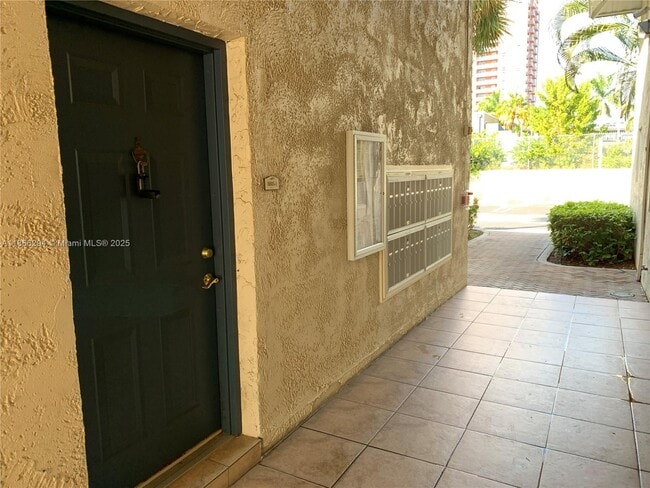 Building Photo - 8605 SW 68th Ct