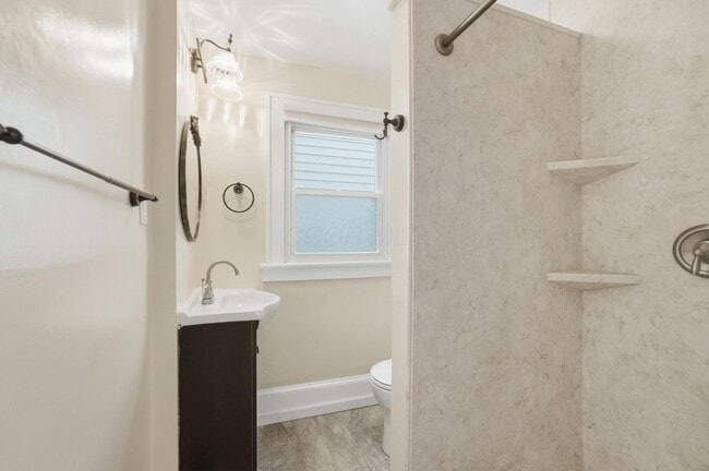 Building Photo - 270 S Cypress Ave