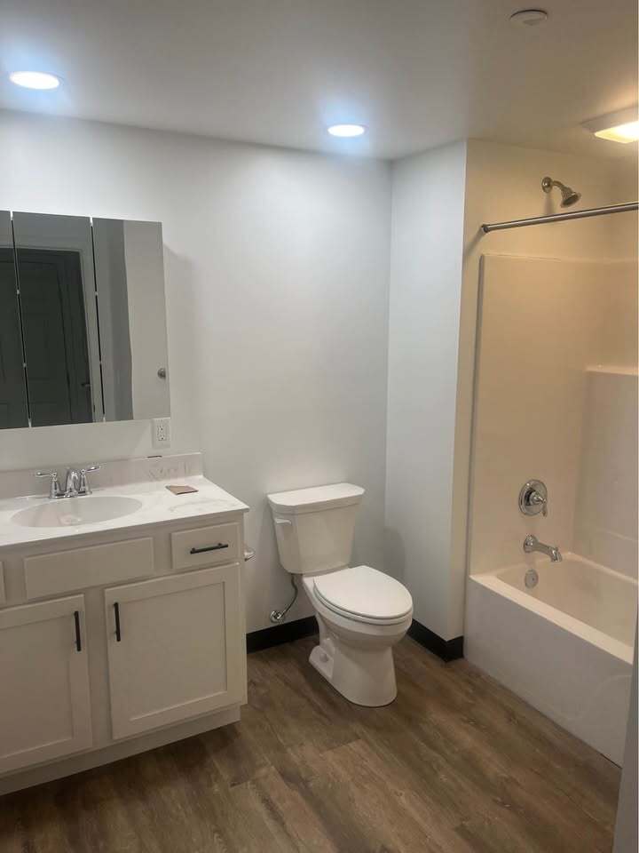 Building Photo - 515 Penn St