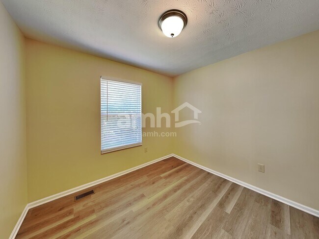 Building Photo - 545 Weeping Willow Ln