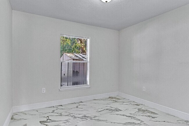 Building Photo - 656 Linnet Ct