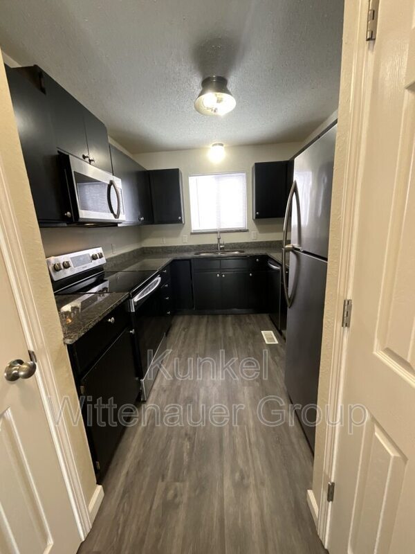 Building Photo - 19 Twin Oaks Dr