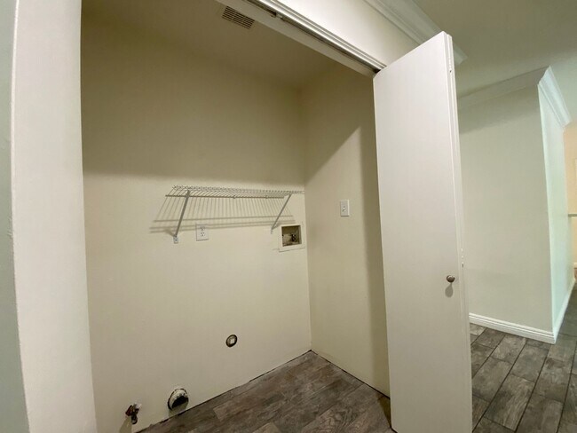 Building Photo - 2bed/2bath home in Mission Park Community!