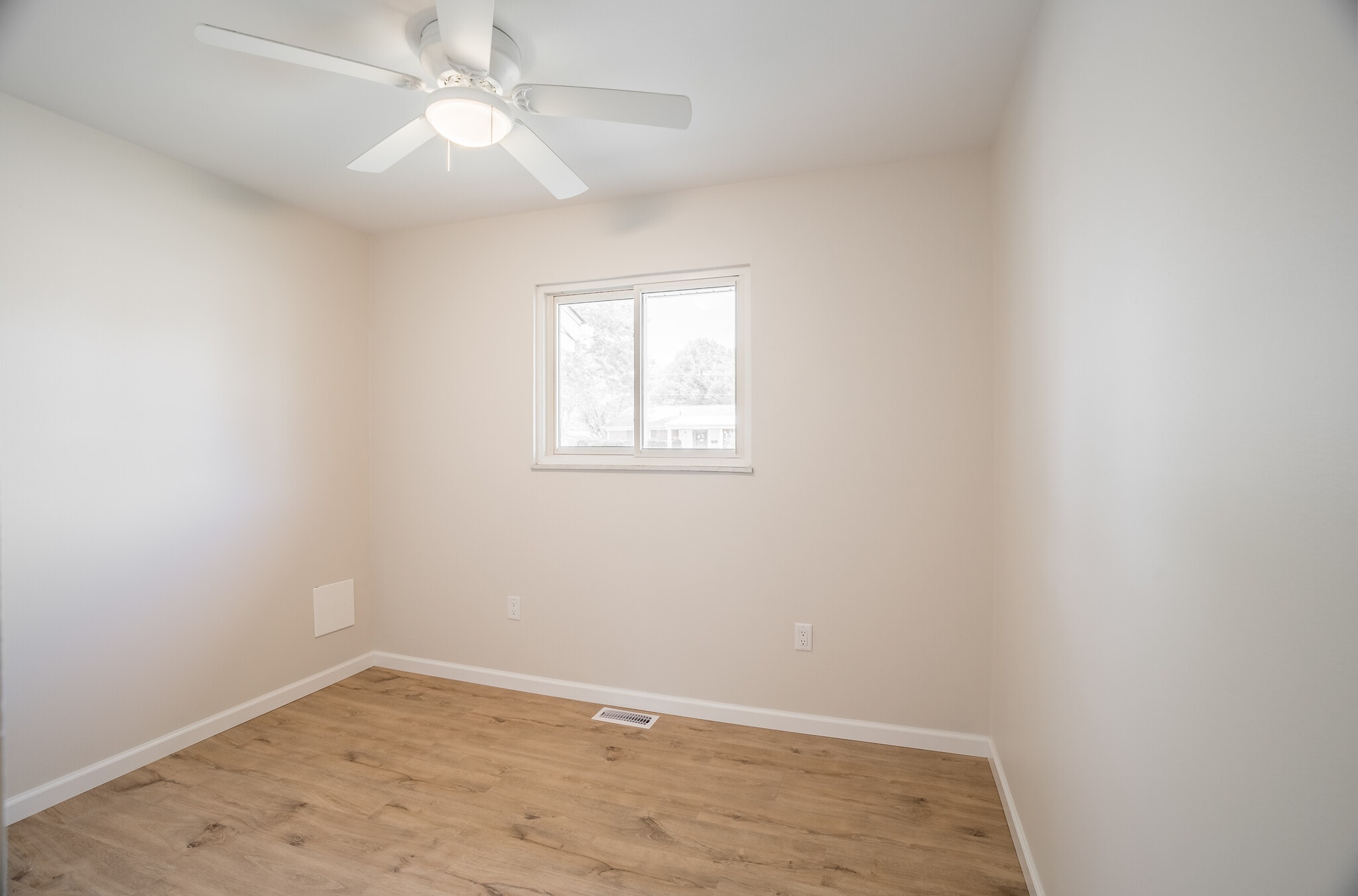 Building Photo - 405 Joellen Pl