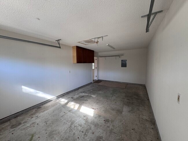 Building Photo - 6868 E Bay Blvd