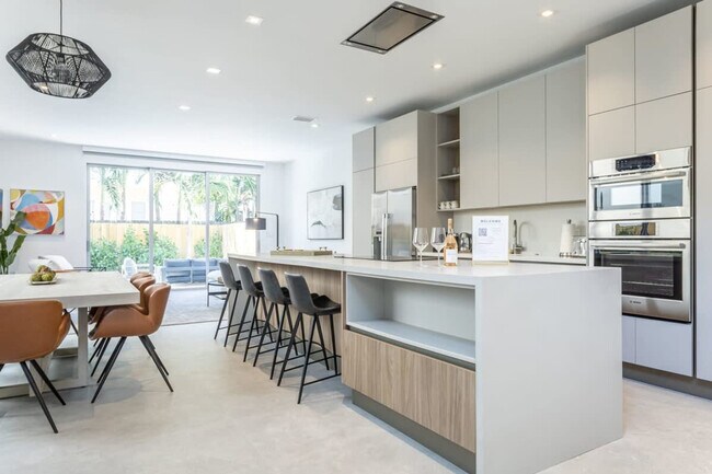 Building Photo - 3118 Elizabeth St