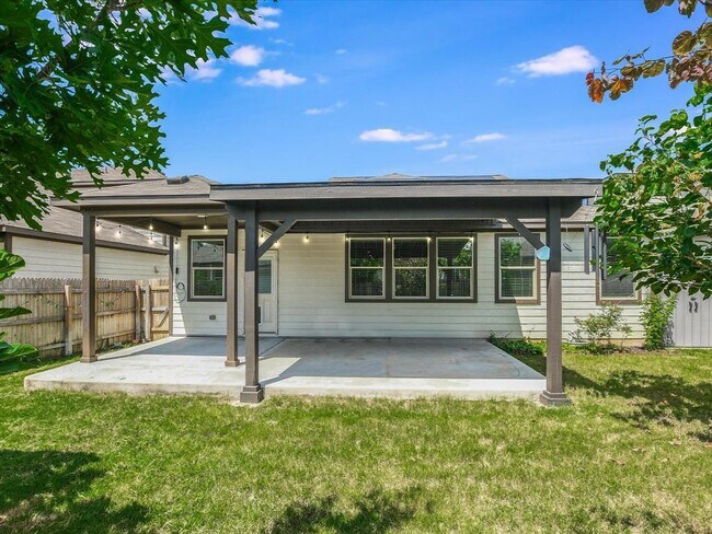 Building Photo - 128 Flexus Ln