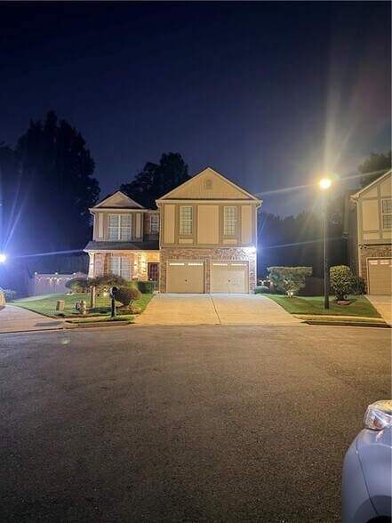 Building Photo - 2118 Newbury Oaks Dr