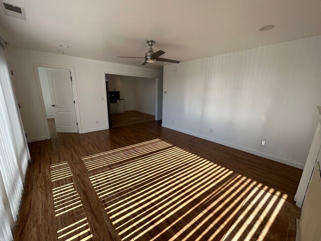 Building Photo - 3 Bed 2 Bath with Great Views in San Leand...