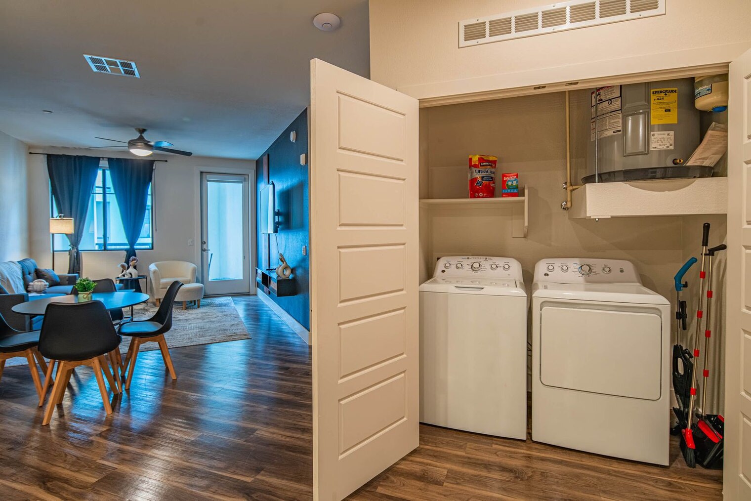 Building Photo - 15501 N Dial Blvd