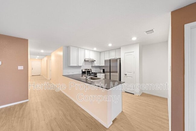 Building Photo - 140 Wood Moss Dr