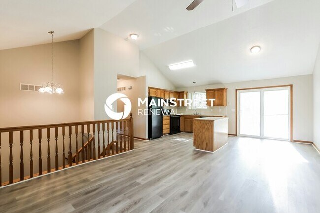 Building Photo - 3 Bedroom Pet-Friendly Home in Belton, MO with Main Street Renewal