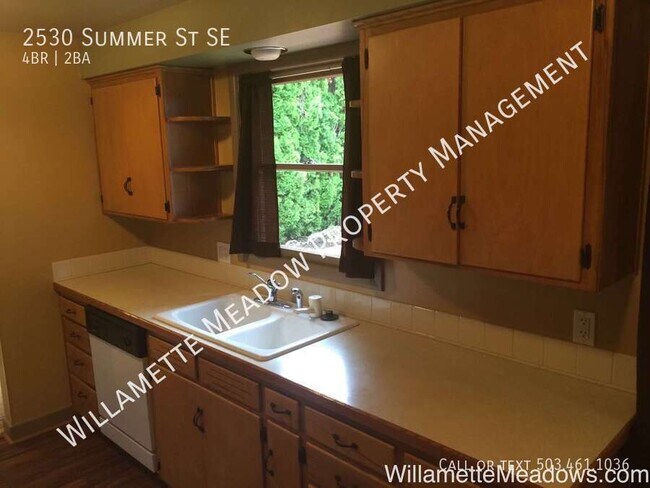 Building Photo - 2530 Summer St SE