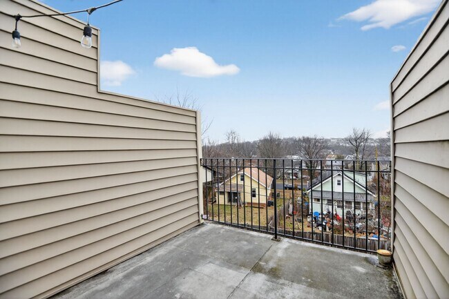 Building Photo - 2179 Half Moon Pl NE