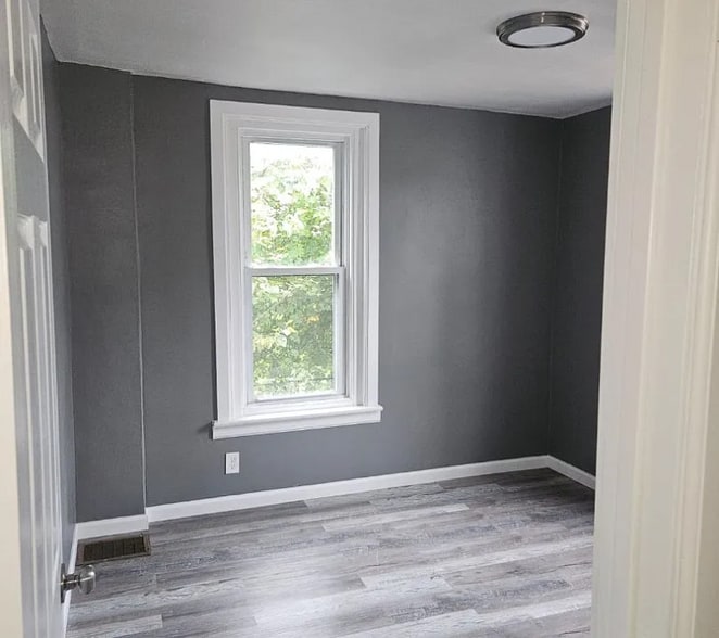 Building Photo - 5555 Crowson St