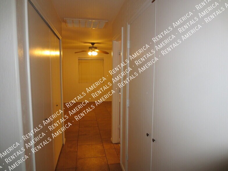 Building Photo - 10831 E Contessa St