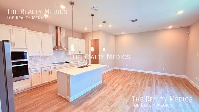 Building Photo - 6495 Cyrils Dr