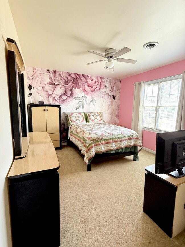 Building Photo - 2812 Providence Creek Rd