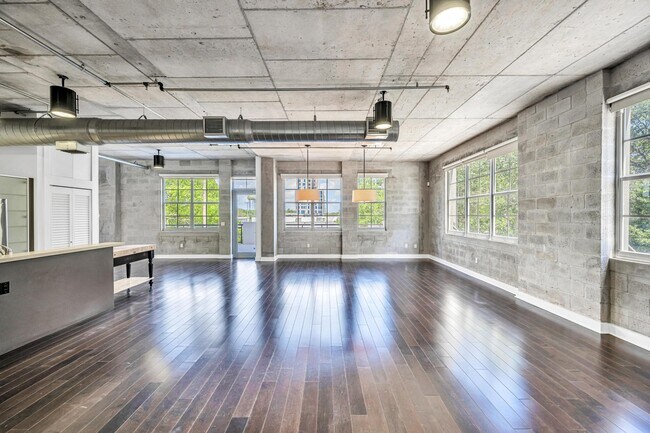 Building Photo - 411 NW 1st Ave