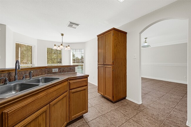 Building Photo - 1630 Trail Oaks Ct